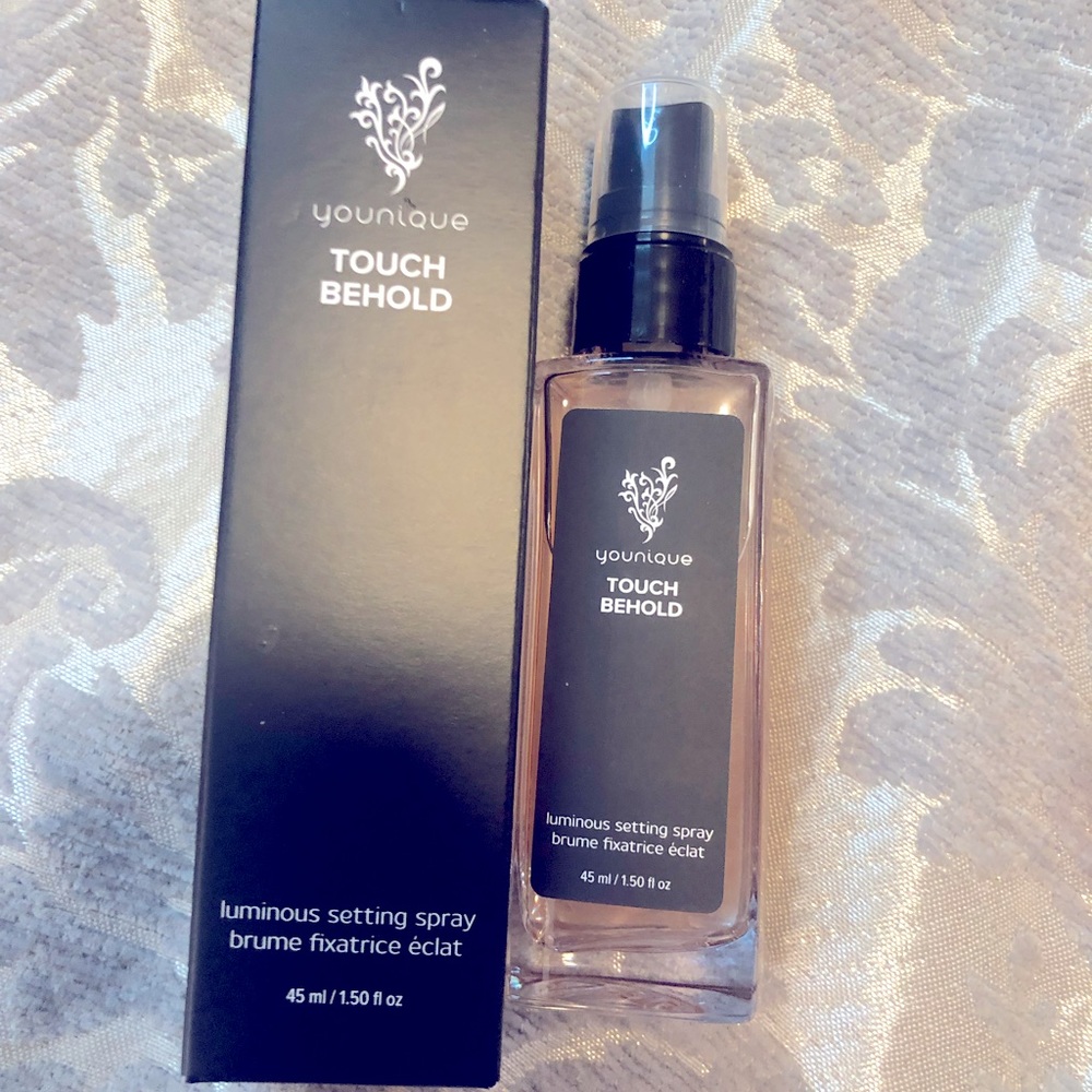 Younique TOUCH BEHOLD Luminous Setting Spray